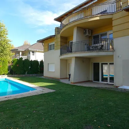 Yellow Sun Appartement *