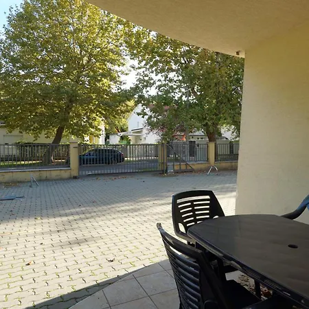 Yellow Sun Appartement *