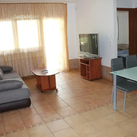 Yellow Sun Apartman Apartment *