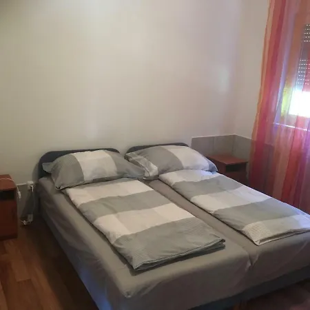 Apartment Yellow Sun Apartman